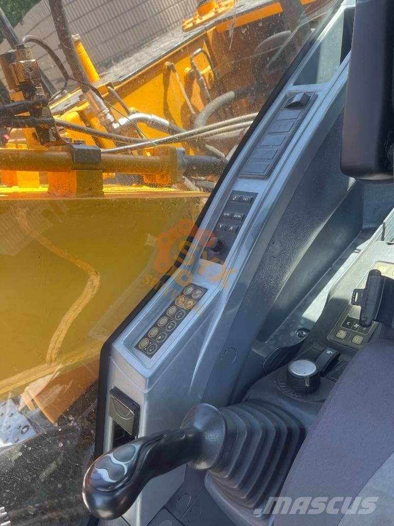 Hyundai 210W-9 Gumikerekes kotrók