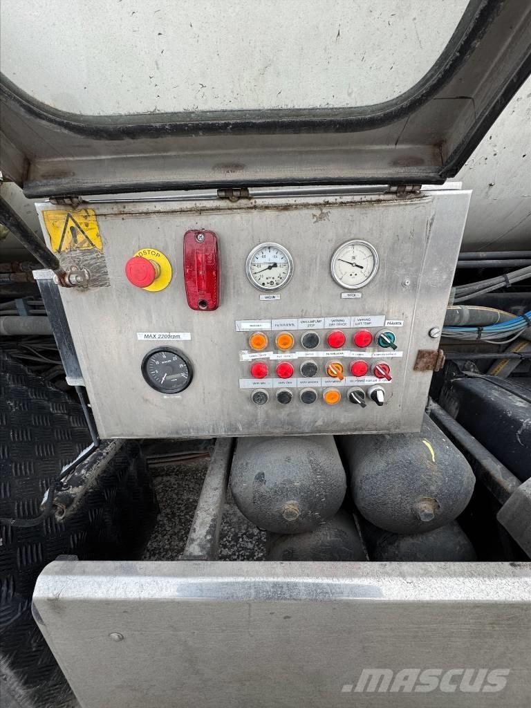 Scania P 400 LB Vákuum teherautok