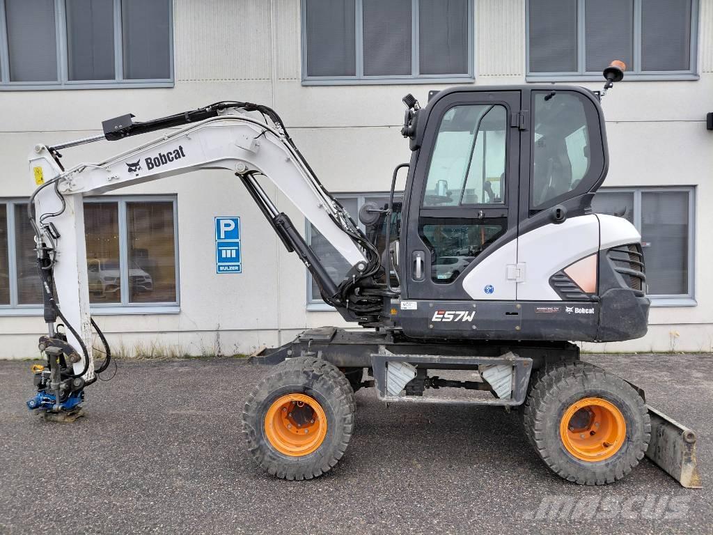 Bobcat E 57 W Gumikerekes kotrók
