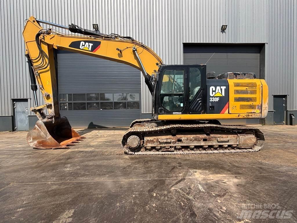 CAT 330FL Speciális kotrók