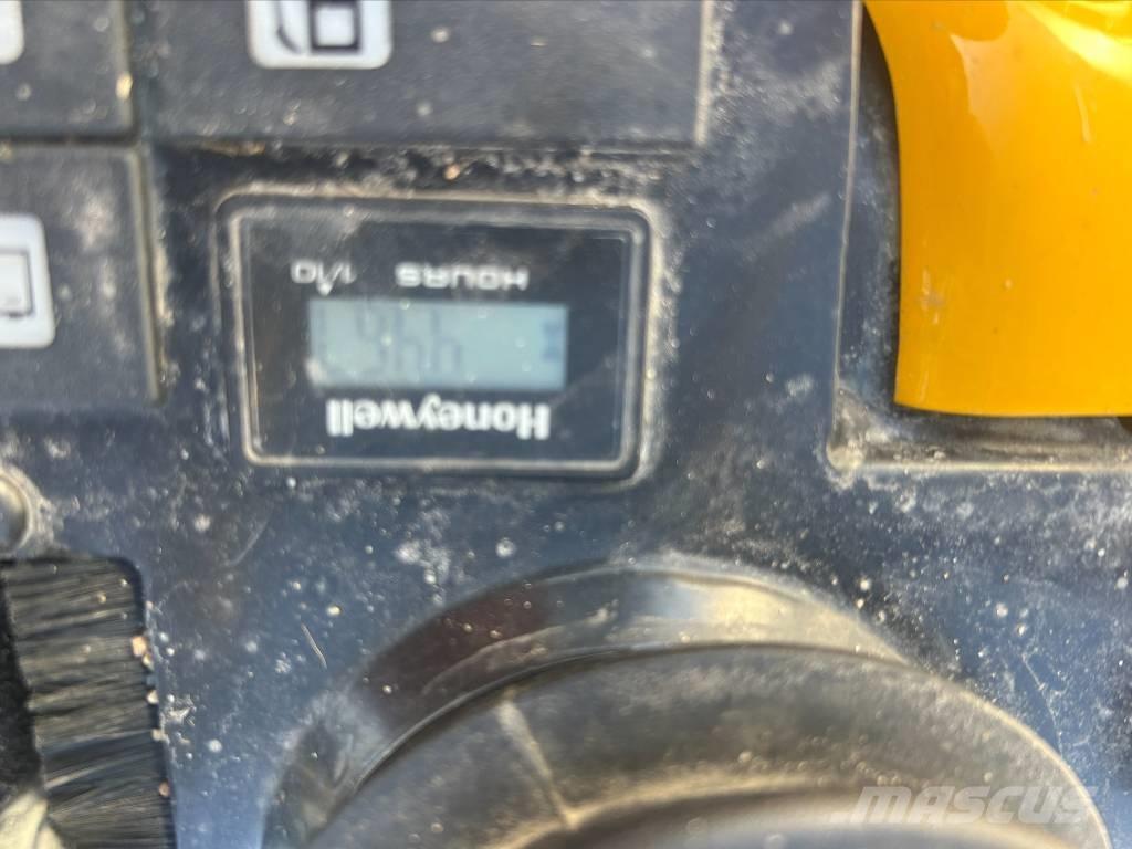 JCB 8010 CTS Mini kotrók < 7t