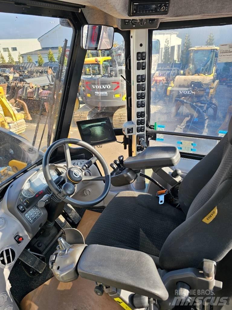 Volvo L260H Gumikerekes homlokrakodók