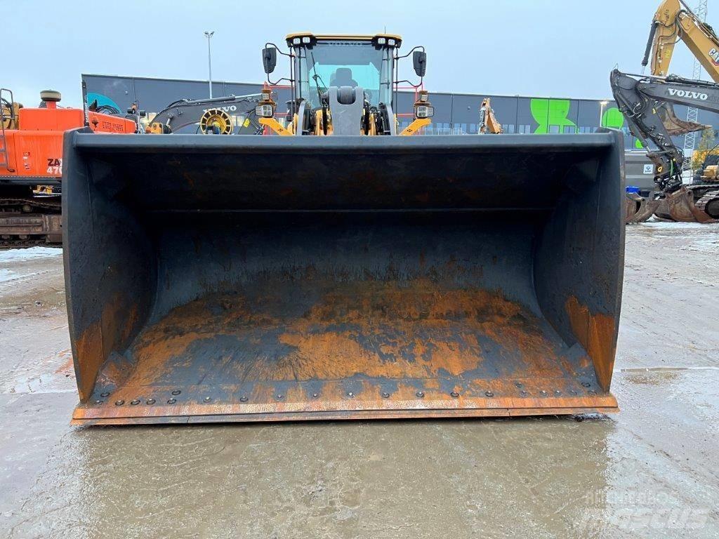 Volvo L260H Gumikerekes homlokrakodók