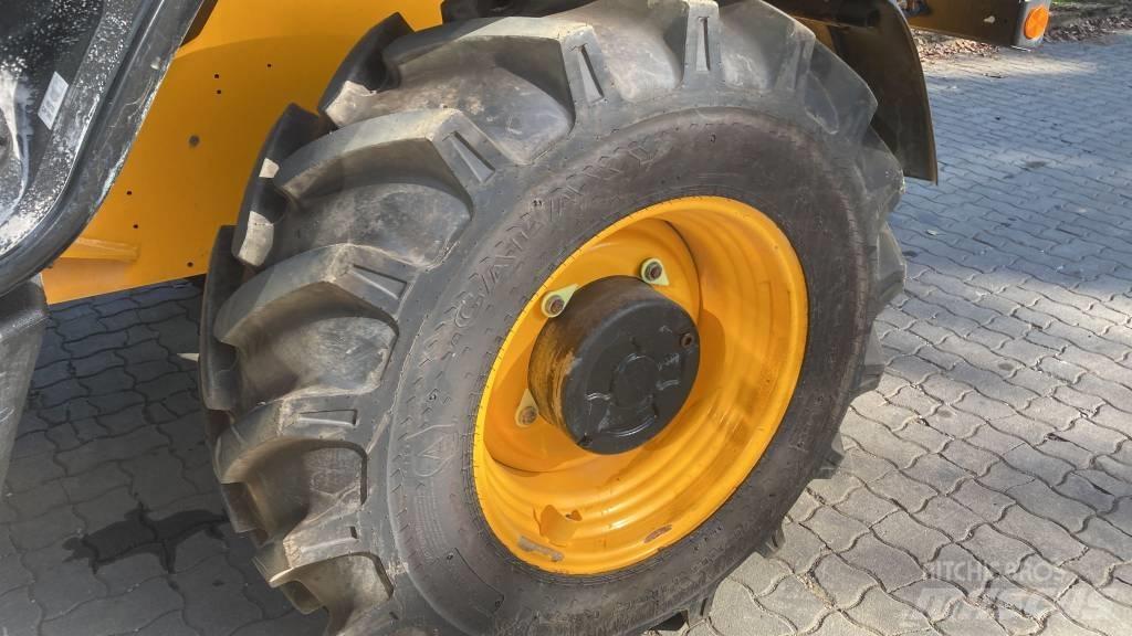 JCB 535 V 125 Teleszkópos rakodók