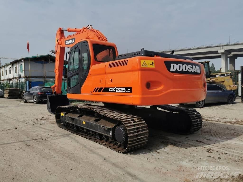 Doosan DX 225 LC Lánctalpas kotrók