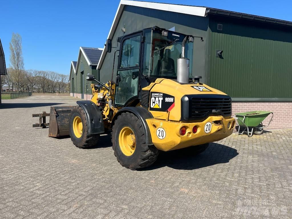 CAT 908 H Gumikerekes homlokrakodók