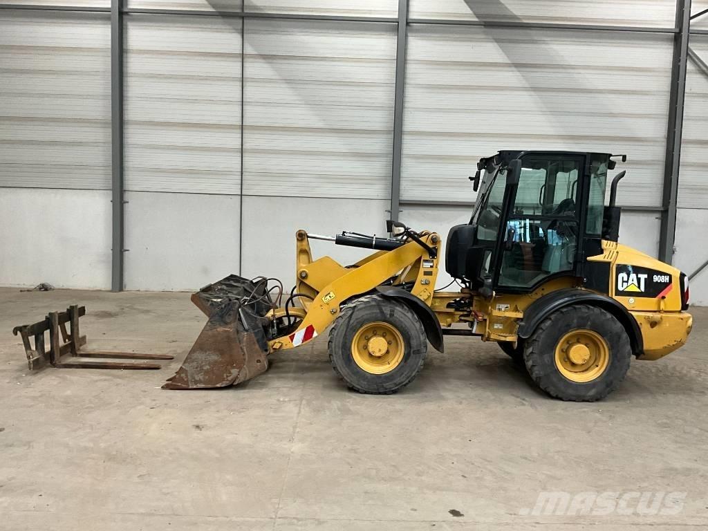 CAT 908 H Gumikerekes homlokrakodók