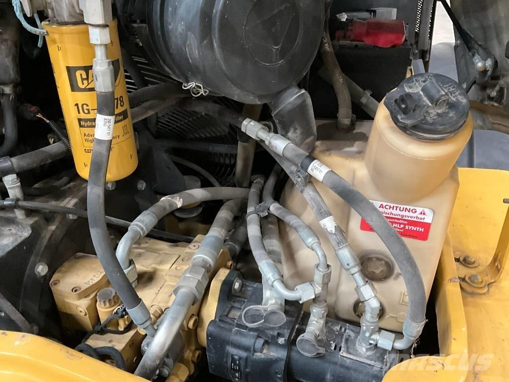 CAT 908 H Gumikerekes homlokrakodók