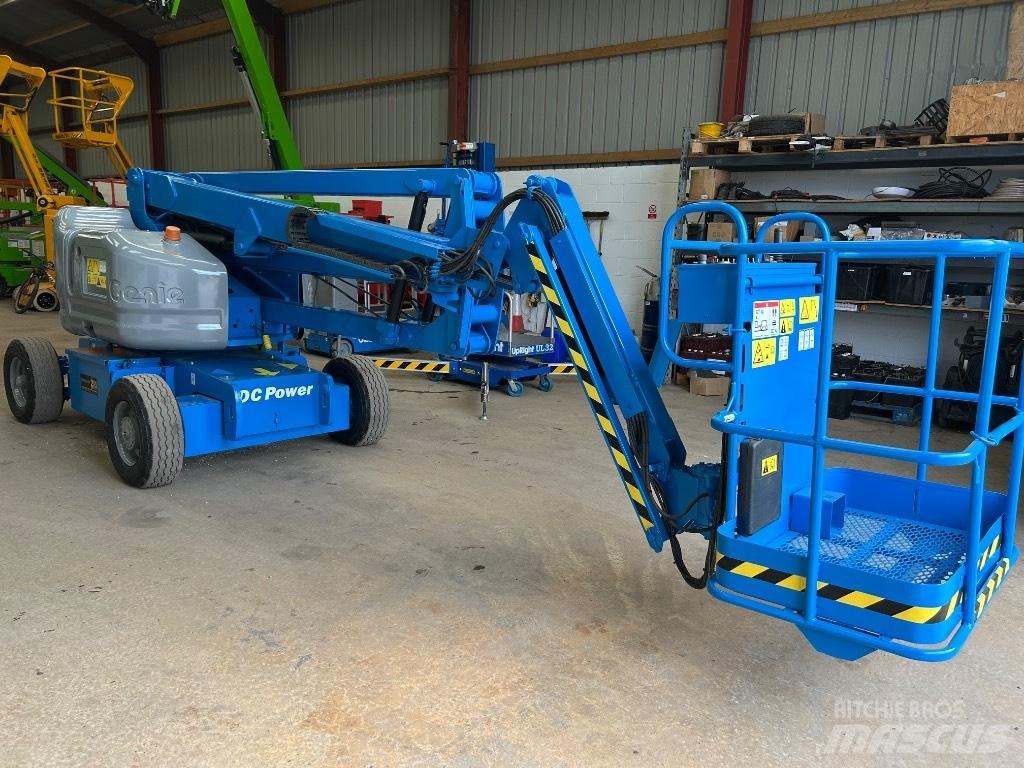 Genie Z45/35J DC Karos emelők