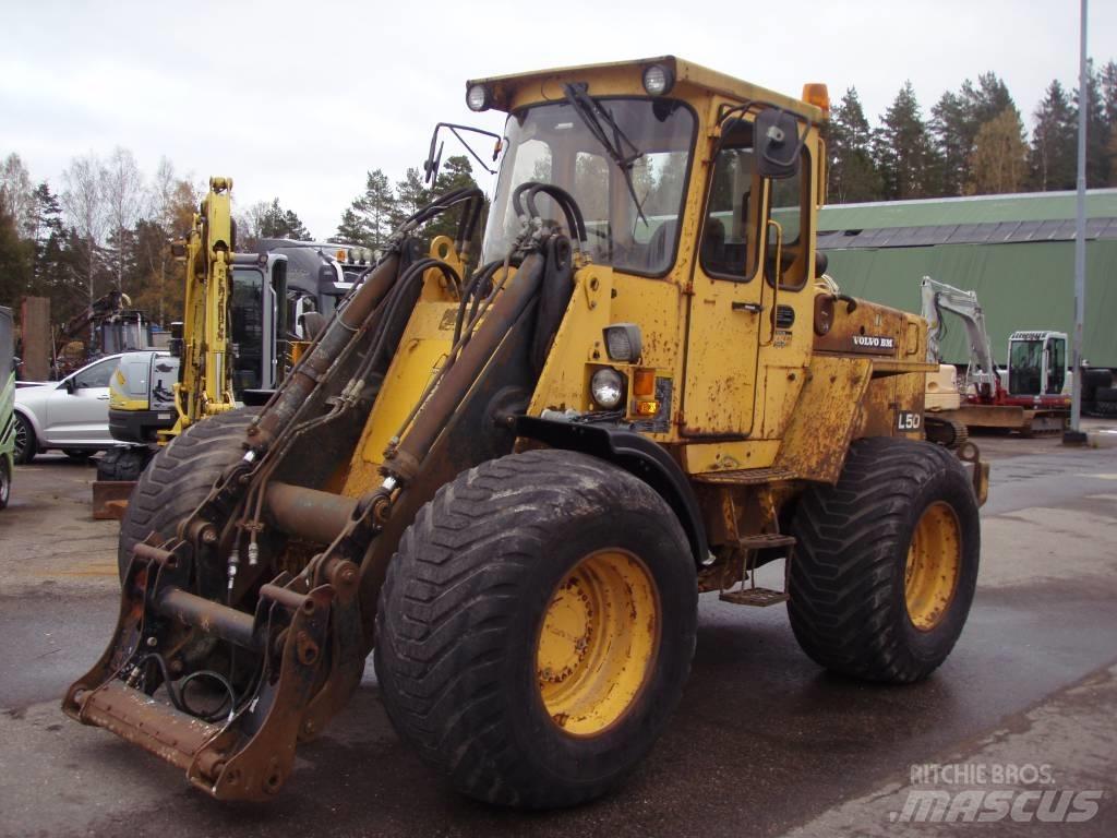 Volvo BM L 50 Gumikerekes homlokrakodók