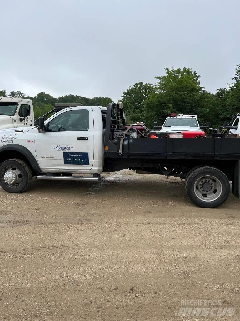 RAM 5500 Platós / Ponyvás teherautók