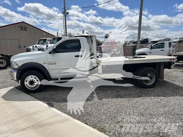 RAM 5500 SLT Platós / Ponyvás teherautók
