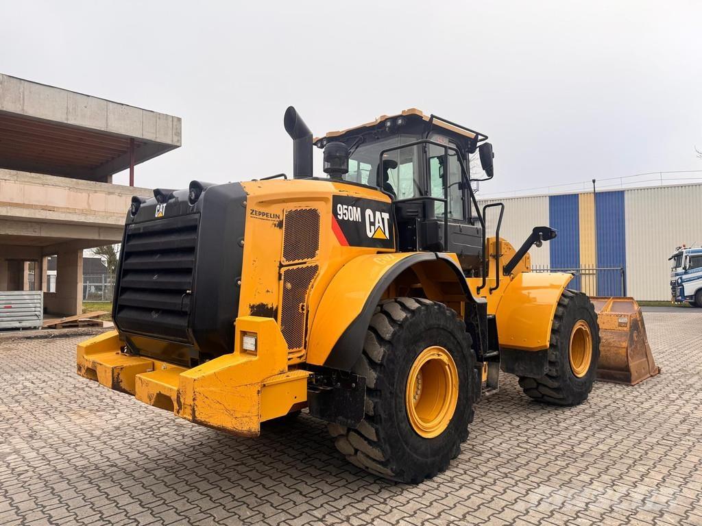 CAT 950M NVT Gumikerekes homlokrakodók
