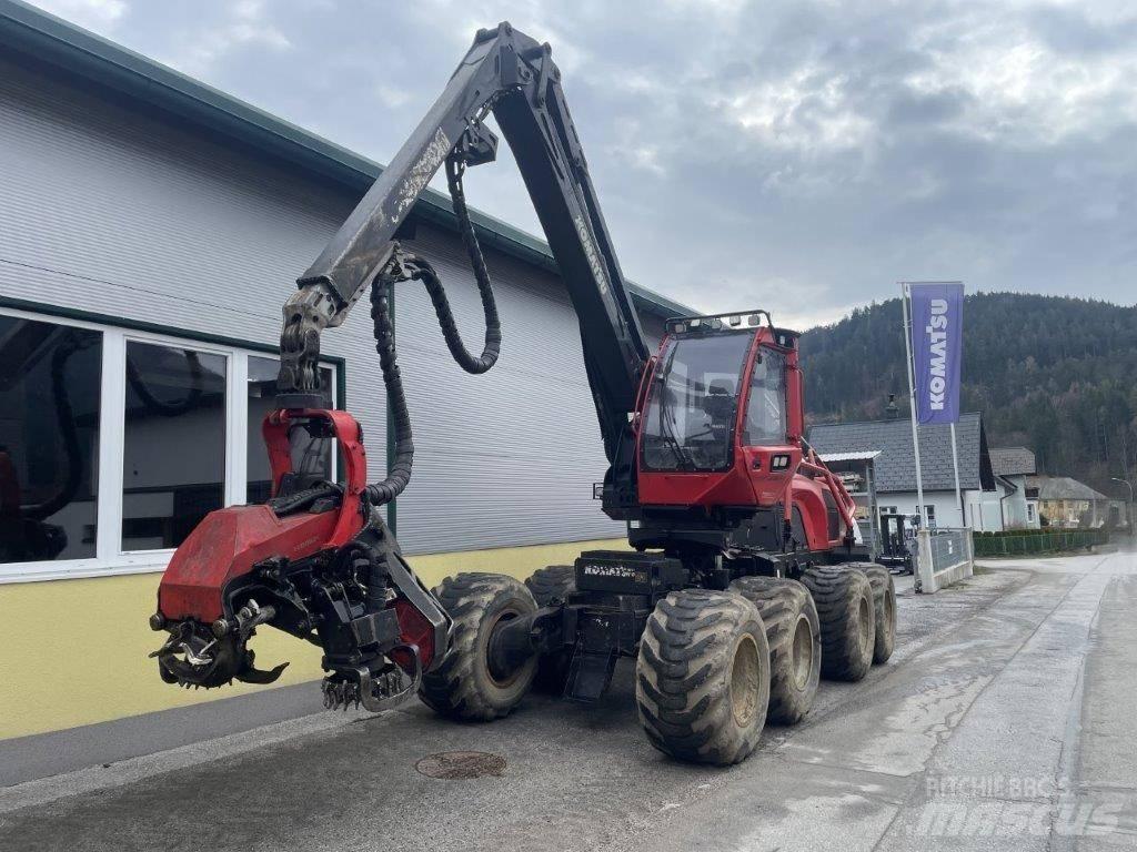 Komatsu 931 XC Betakarítók