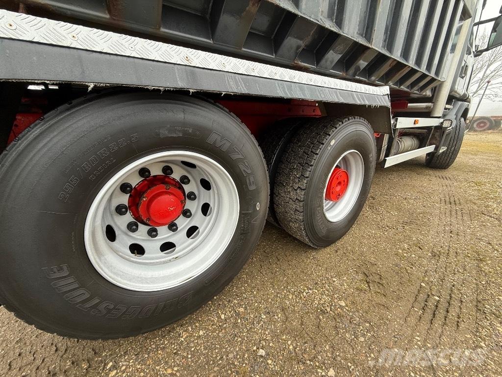 Scania T 144-530 Billenő teherautók