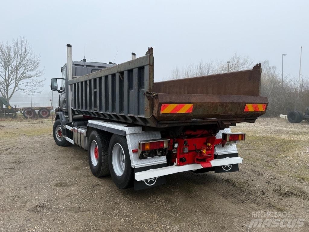 Scania T 144-530 Billenő teherautók