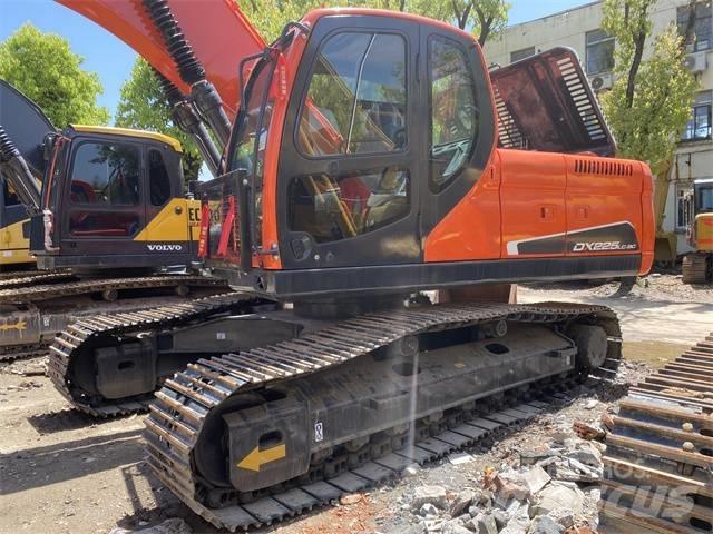Doosan DX 225 LC Lánctalpas kotrók