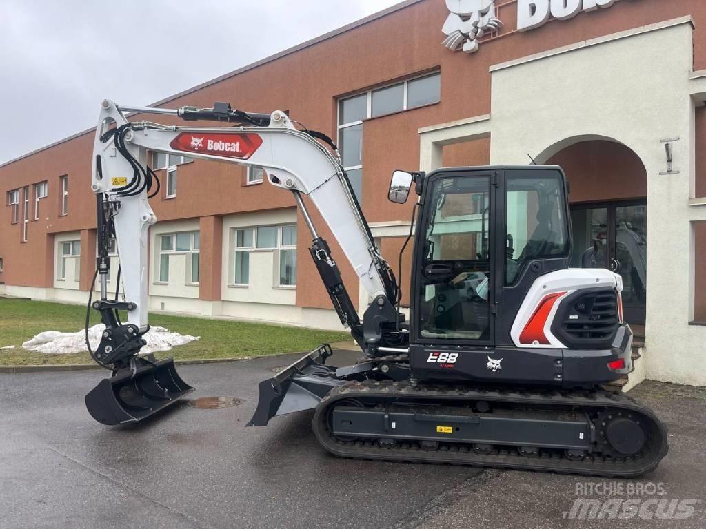 Bobcat E88 Lánctalpas kotrók