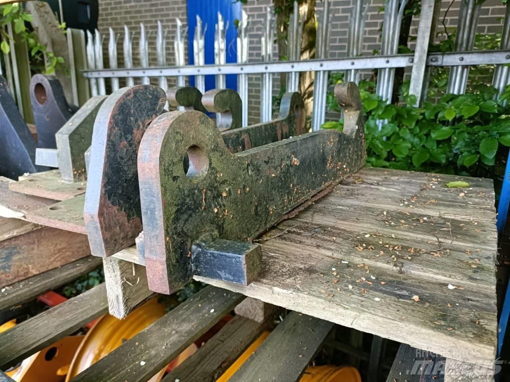 JCB WELD ON BRACKETS Egyéb rakodók - kotrók és tartozékok