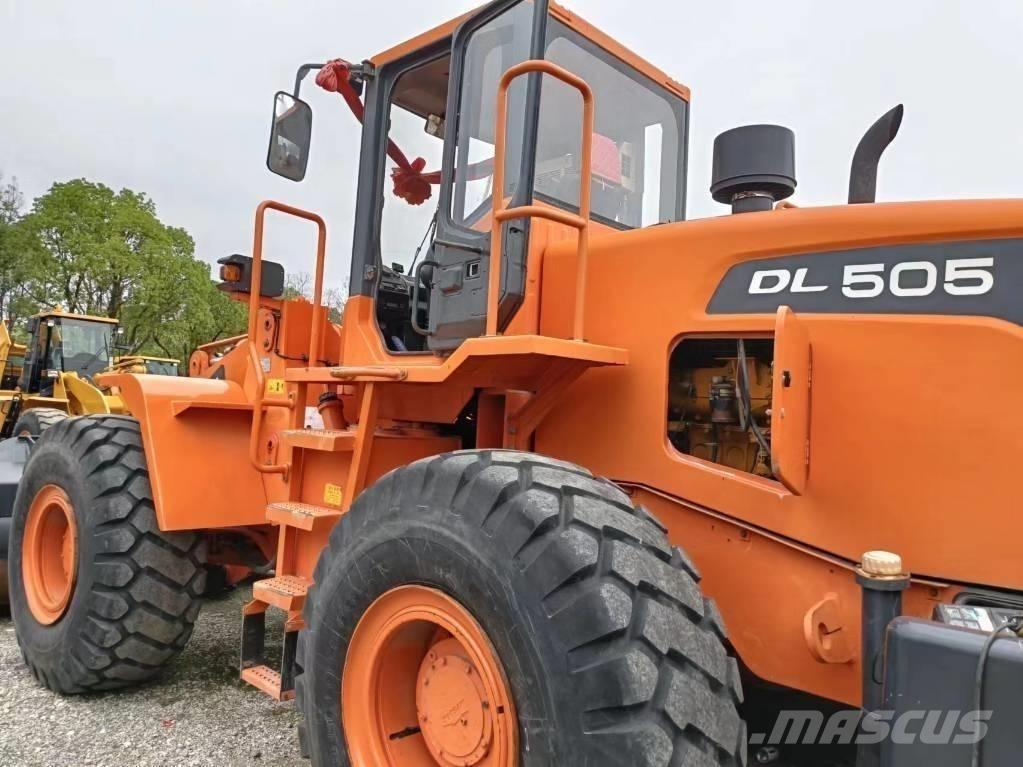 Doosan DL505 Gumikerekes homlokrakodók