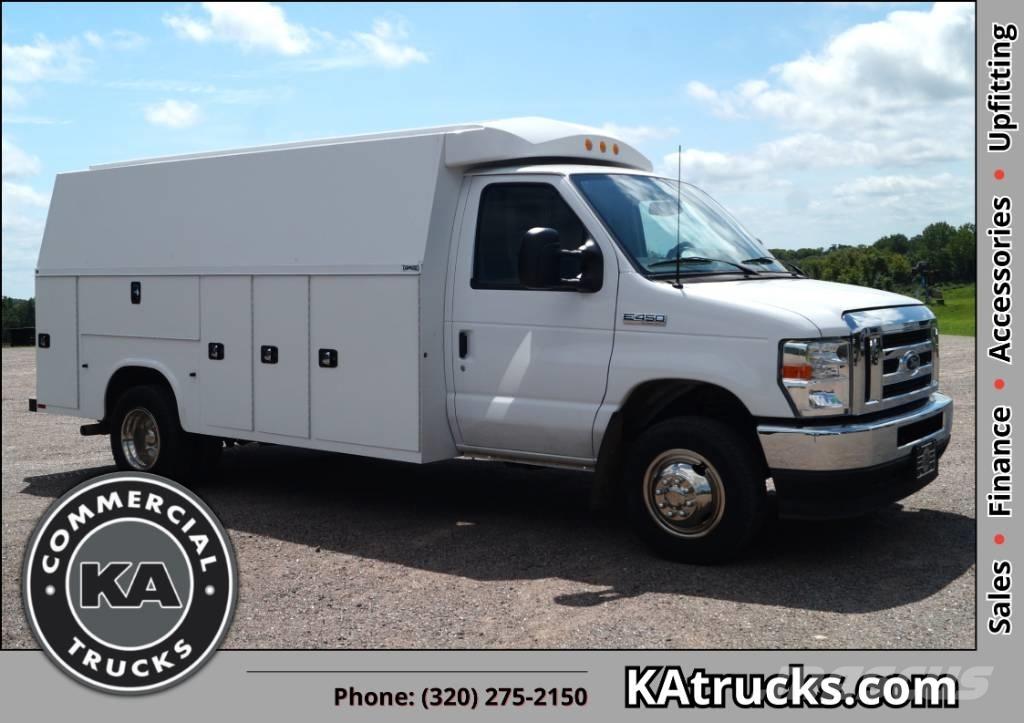 Ford E 450 Kis teherszállító/Platós kocsi