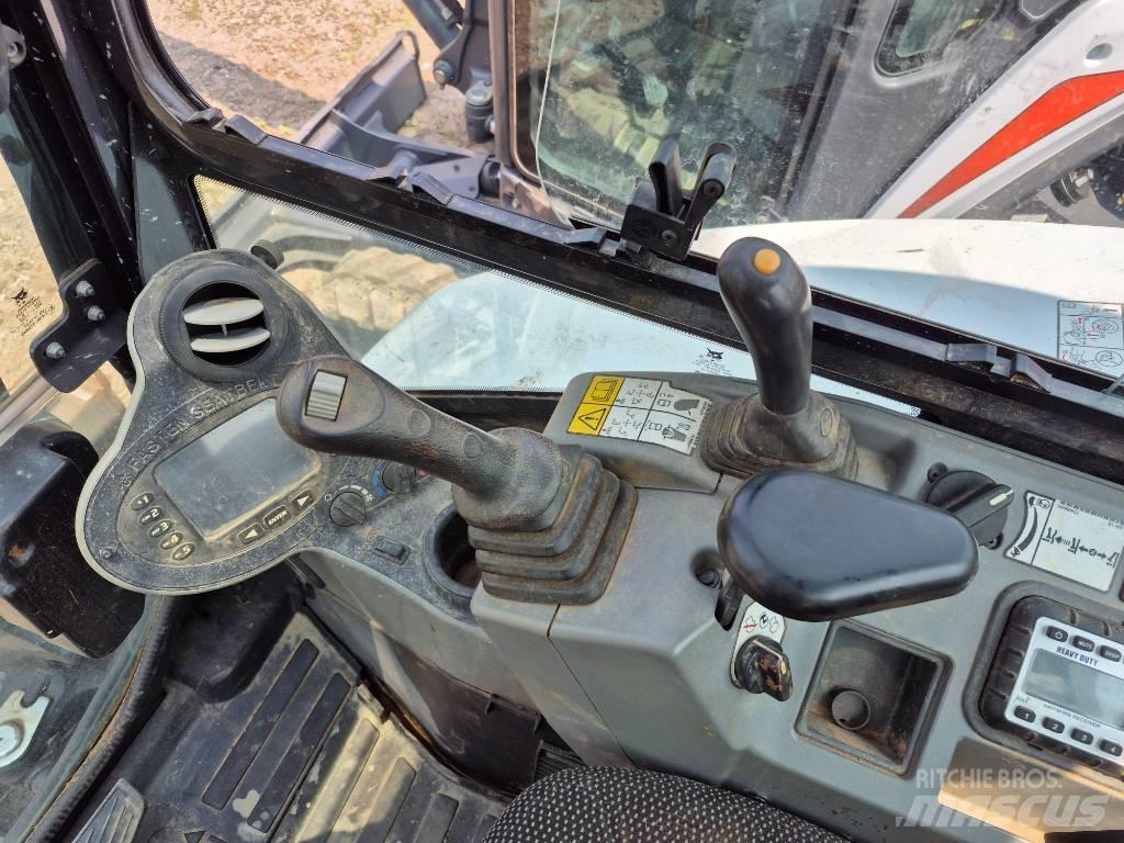 Bobcat E 32i Lánctalpas kotrók