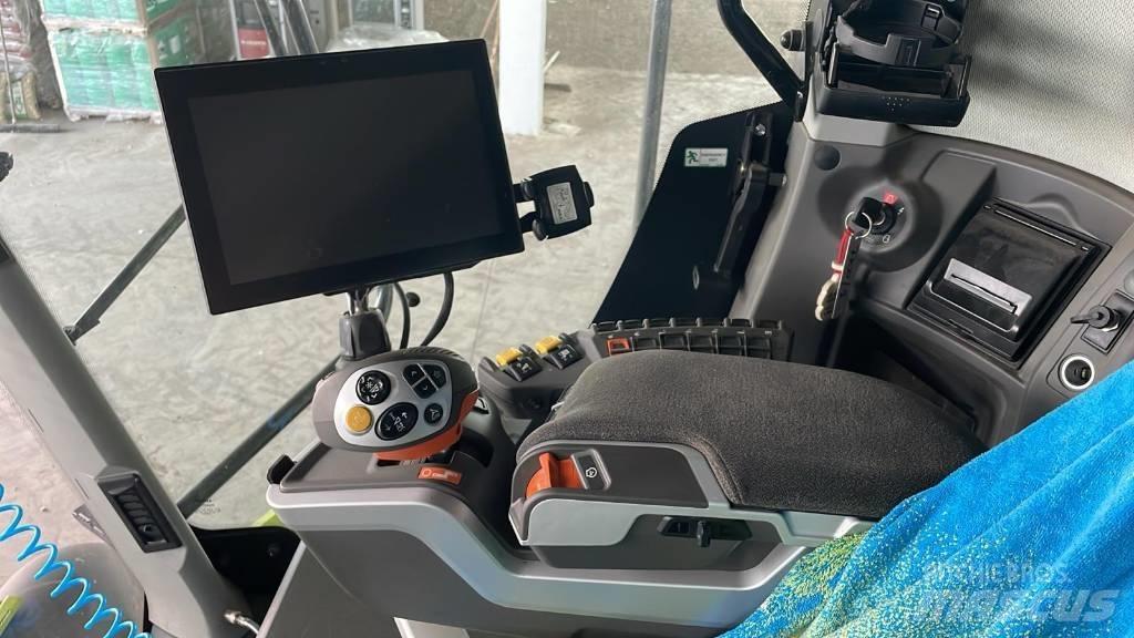 CLAAS LEXION 7700 TT Kombájnok