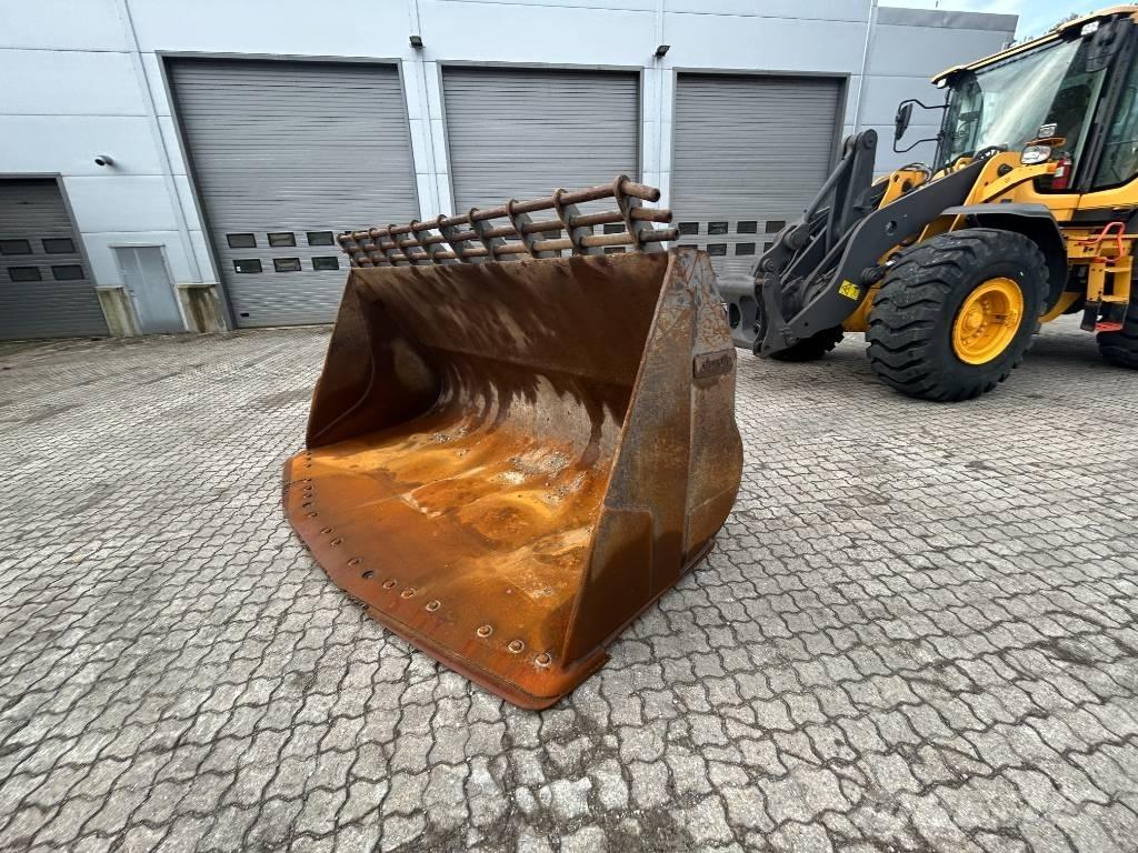 Volvo L110H Gumikerekes homlokrakodók
