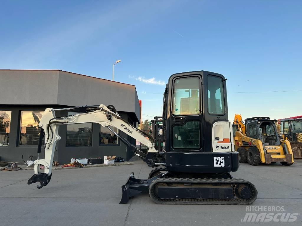 Bobcat E25EM Mini kotrók < 7t