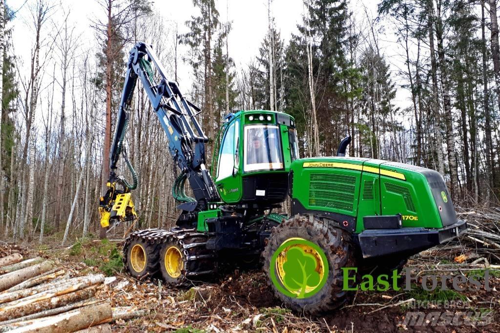 John Deere 1170E Betakarítók