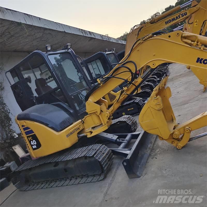Komatsu PC 40 Mini kotrók < 7t
