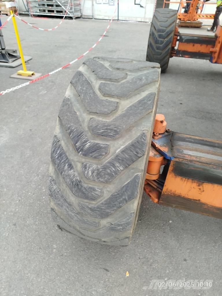 JLG 1250 AJP Karos emelők