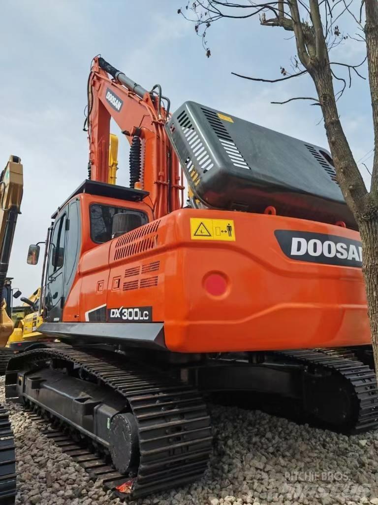 Doosan DX 300 LCA Lánctalpas kotrók