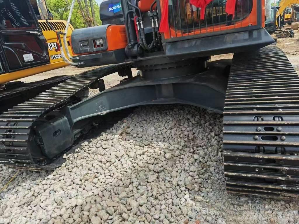 Doosan DX 300 LCA Lánctalpas kotrók