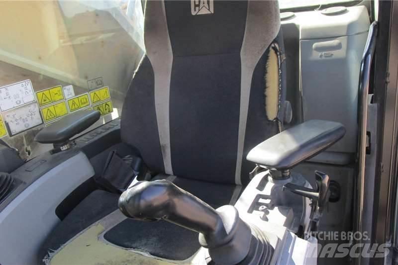 CAT 374FL Mini kotrók < 7t