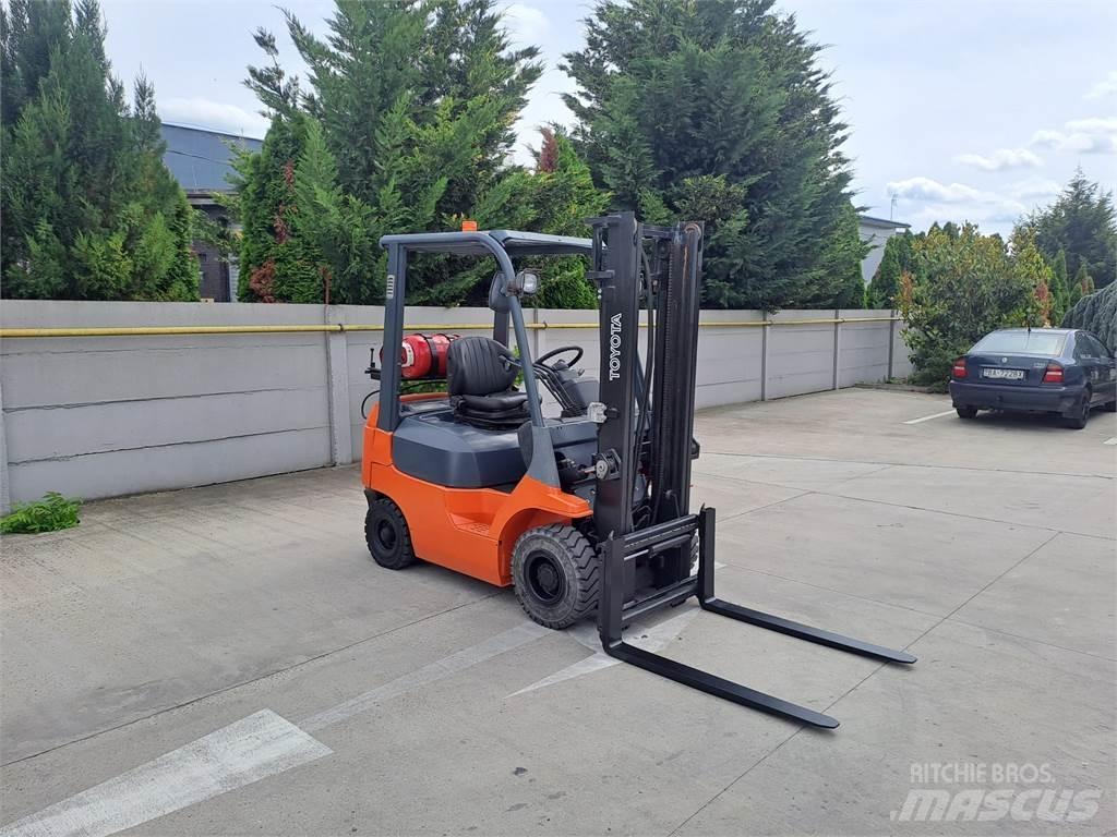 Toyota 7FGF15 Gázüzemű targoncák