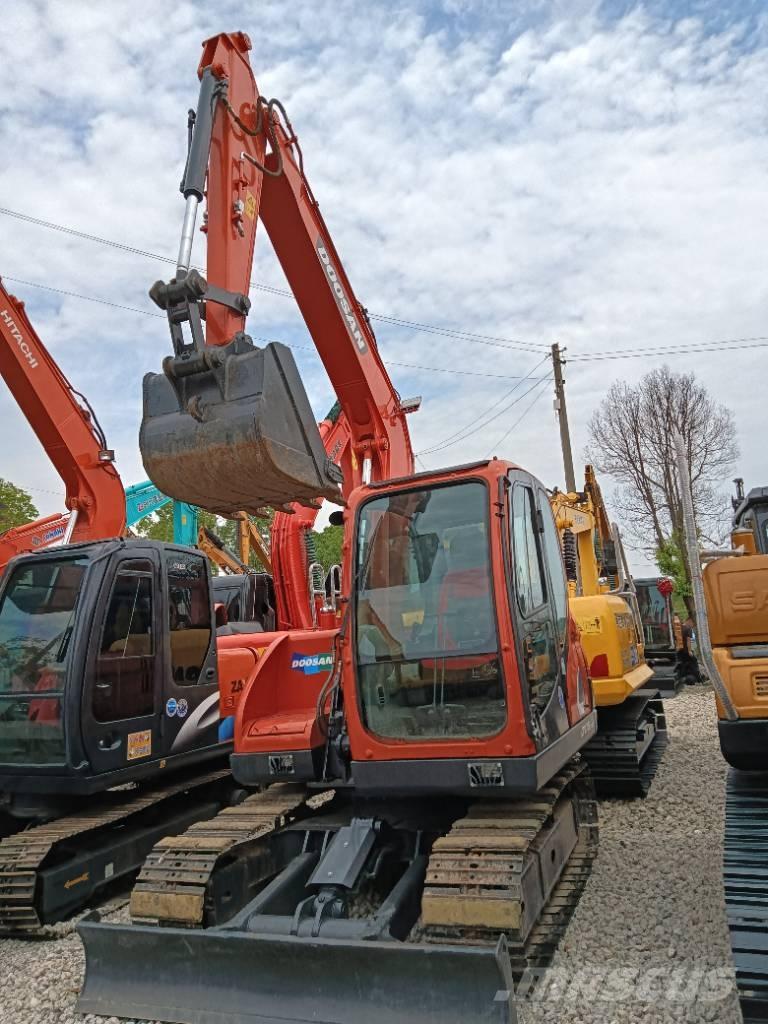 Doosan DX 75 Lánctalpas kotrók