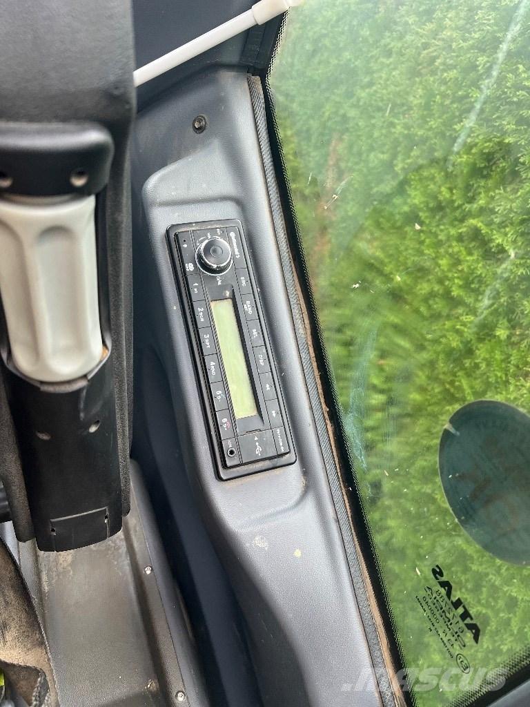 Atlas 140 W Gumikerekes kotrók