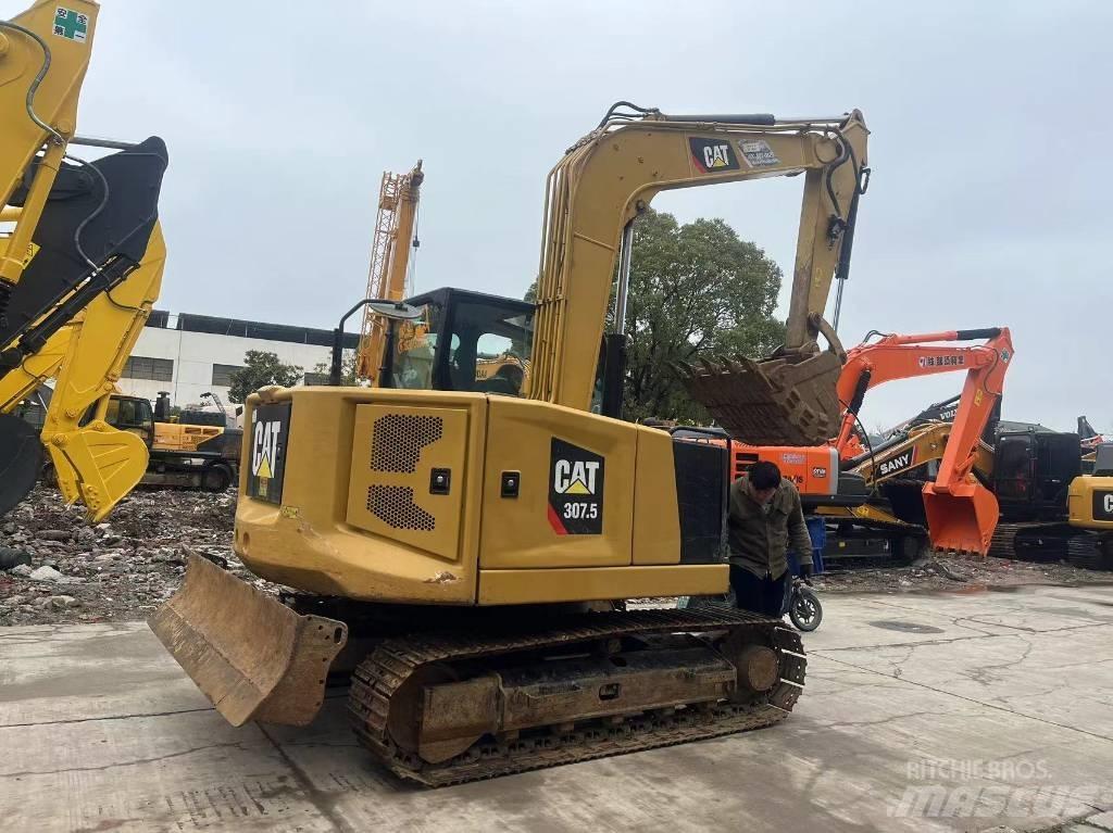 CAT 307.5 Közepes (midi) kotrók 7 t - 12 t