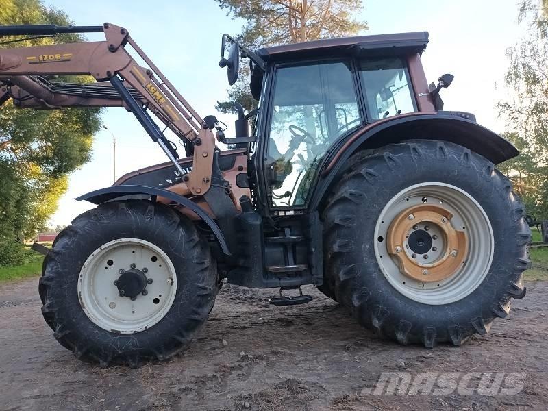 Valtra N 141 Traktorok
