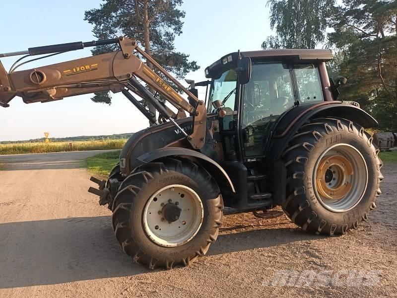 Valtra N 141 Traktorok