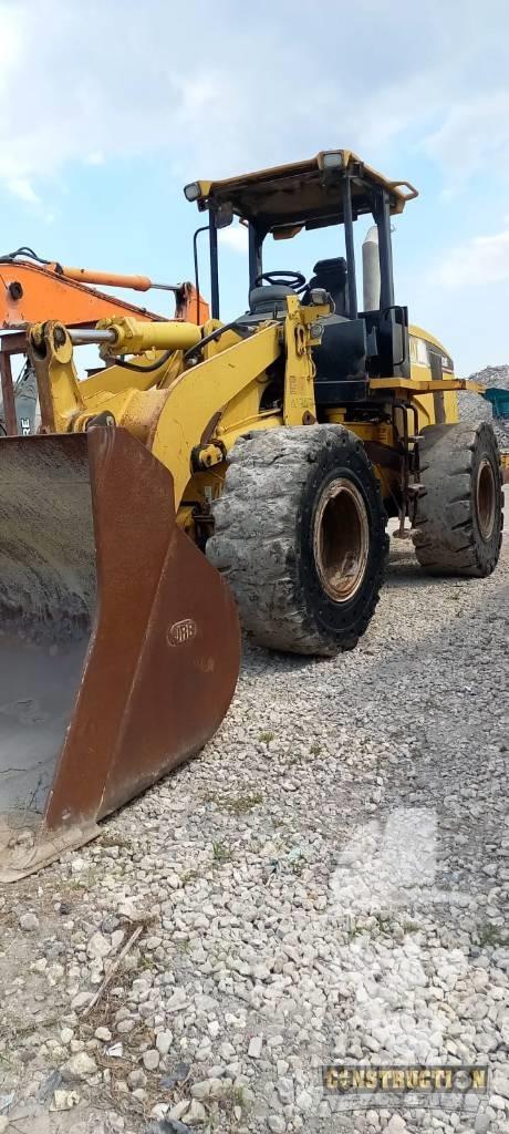 CAT 938 G Gumikerekes homlokrakodók
