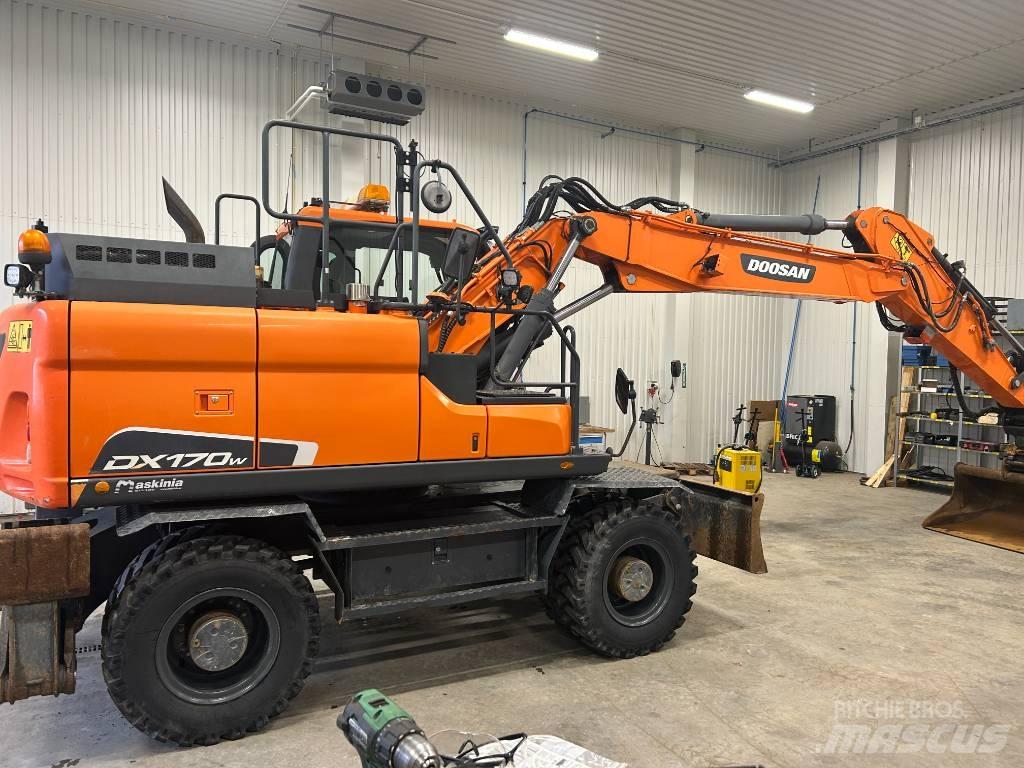 Doosan DX170W-5 Gumikerekes kotrók