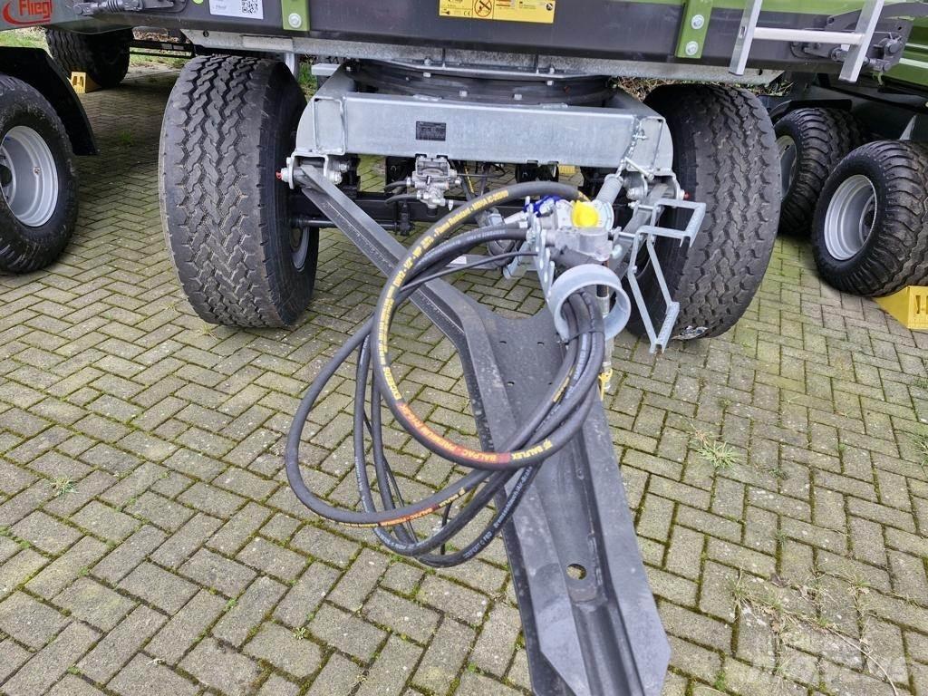 Fliegl DK 160 FOX Bálaszállító pótkocsi