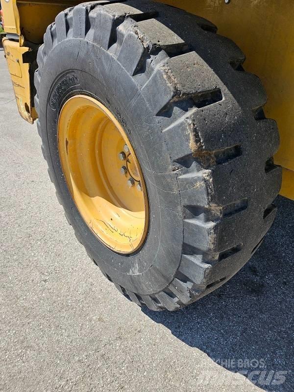 CAT 914 G Gumikerekes homlokrakodók