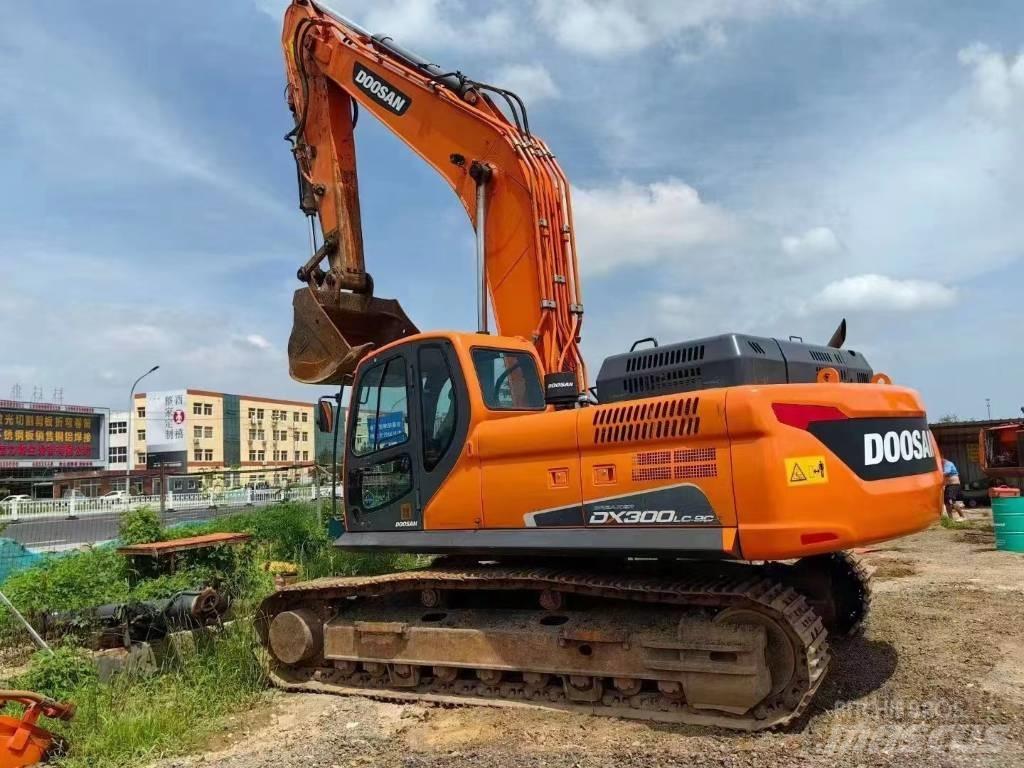 Doosan DX 300 Lánctalpas kotrók