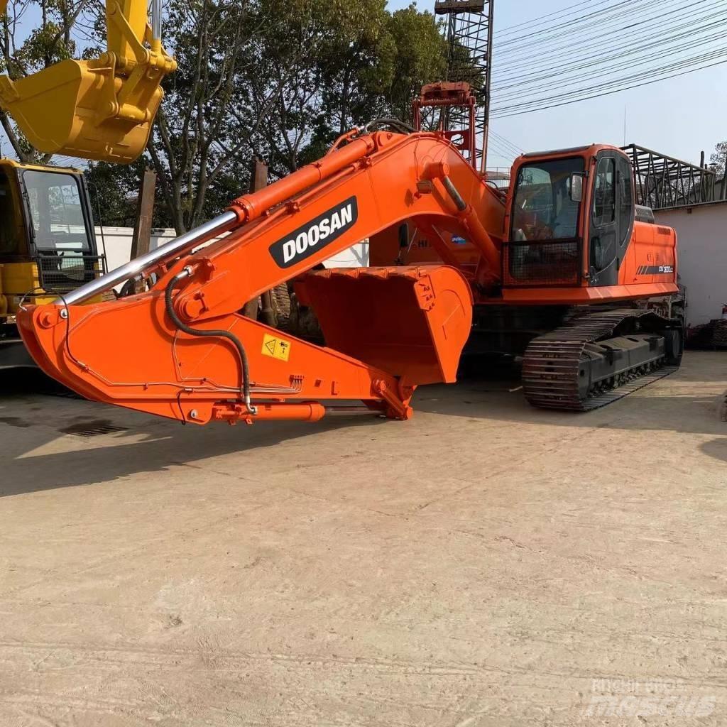 Doosan DX 300 Lánctalpas kotrók