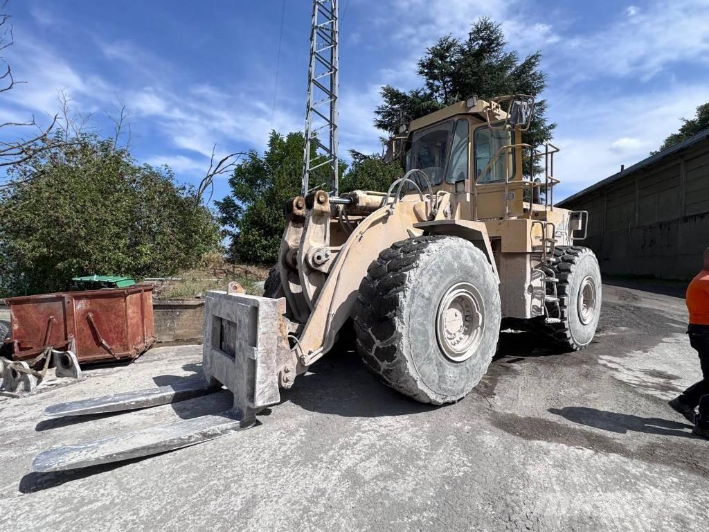 CAT 980 F Gumikerekes homlokrakodók