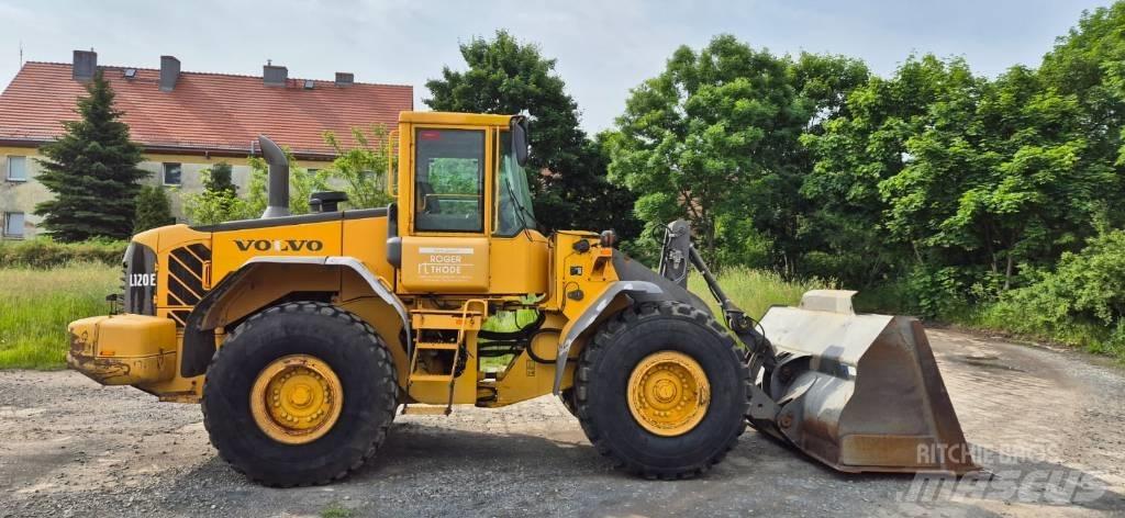 Volvo L 120 E Gumikerekes homlokrakodók