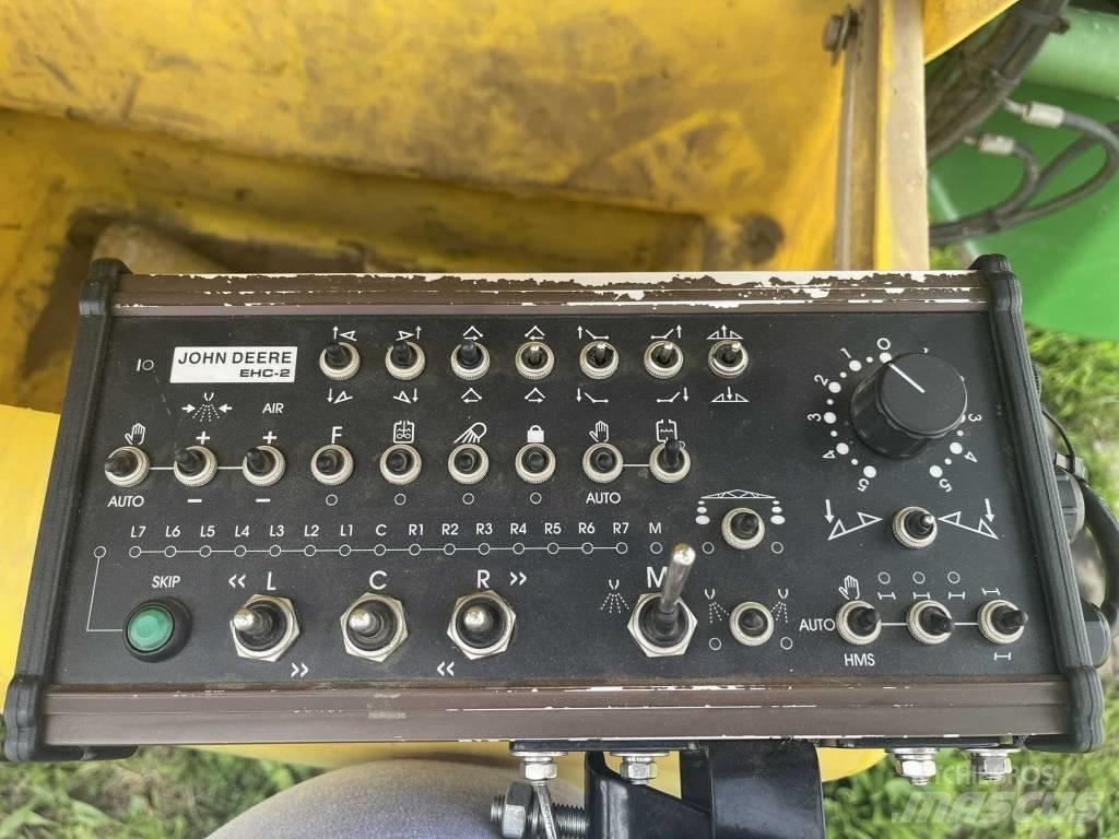 John Deere 840 i Vontatott trágyaszórók